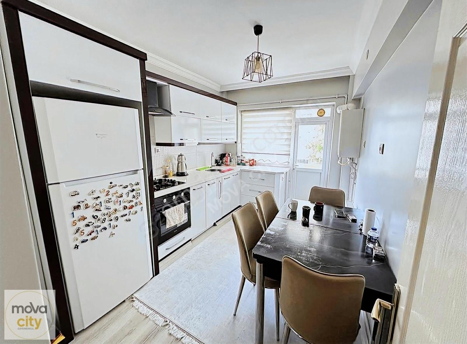 Ilıca Caddesi Stad 2.sokakta Satılık Bakımlı 2+1 Daire