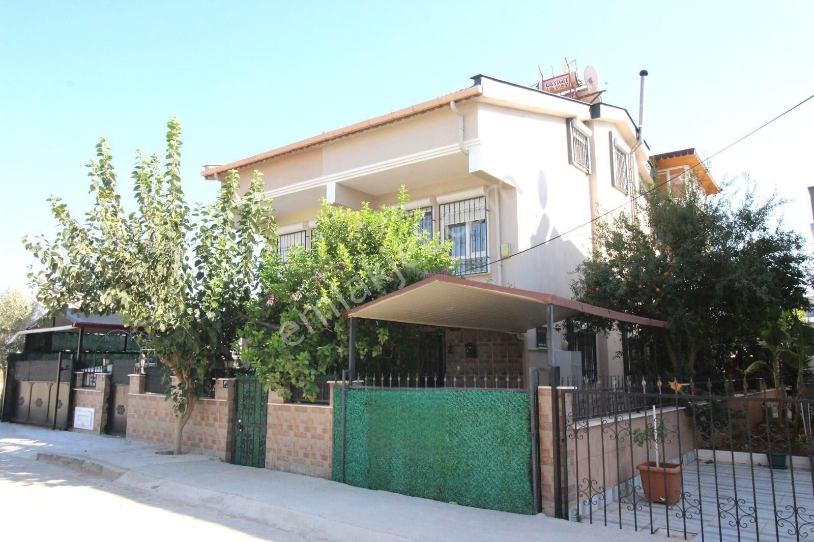 Didim Efeler De Satılık 3+1 Triplex Villa