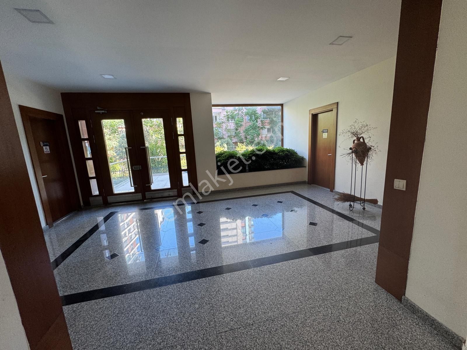 Caddebostan Sahilde 2,5+1, Net 96m2 Kapalı Garaj Ve Depo Alanı - Görsel 21