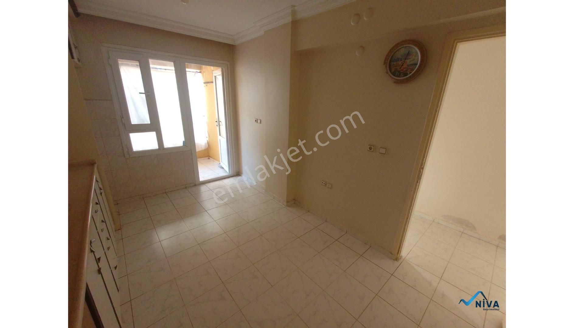 Kuşadası İkiçeşmelik Mah. 2+1 Kaçırılmayacak Kelepir Daire - Görsel 4