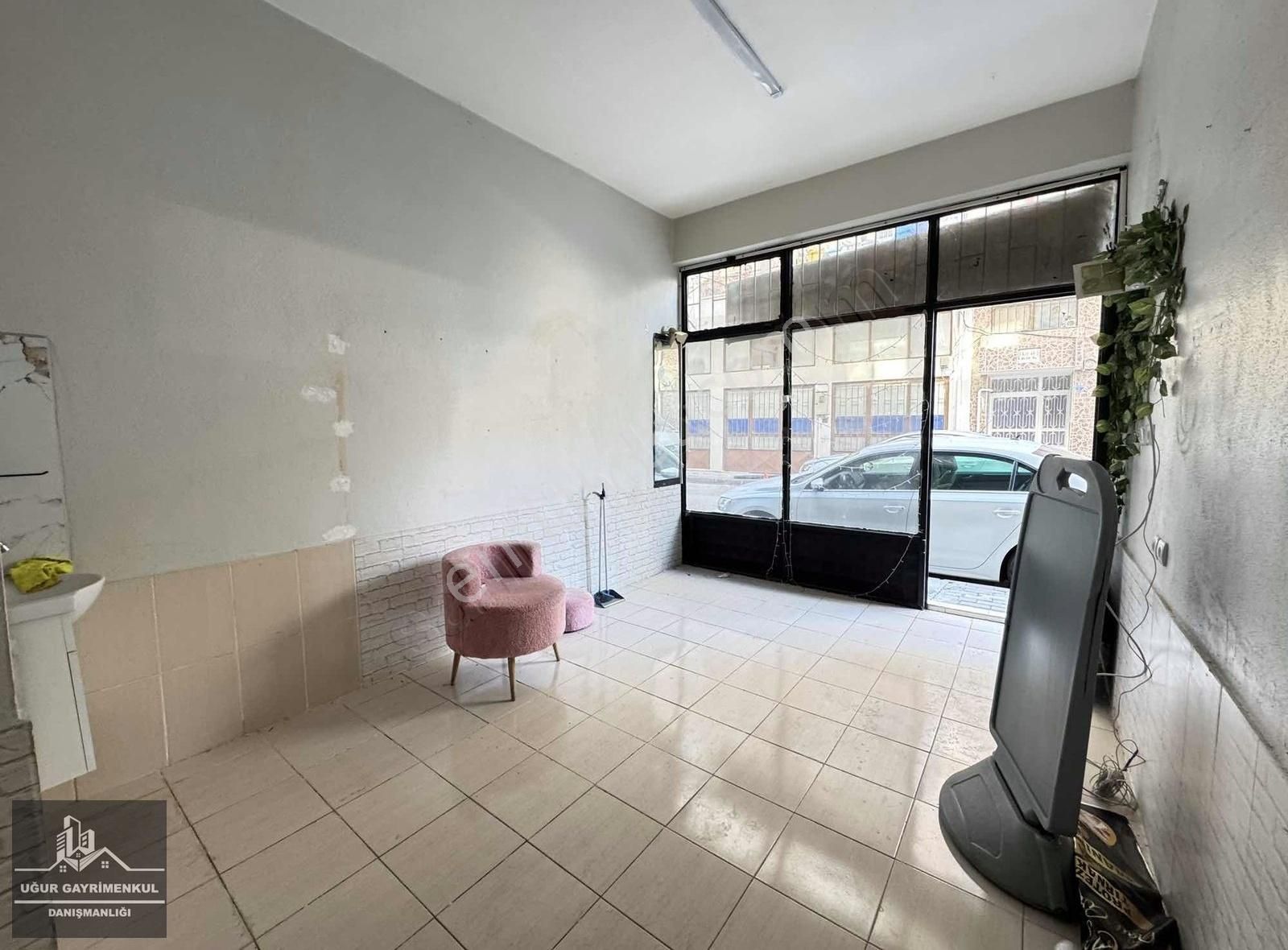 Uğur Gayrimenkul'den Kapalı Pazar Yeri Muhitinde Kiralık Dükkan