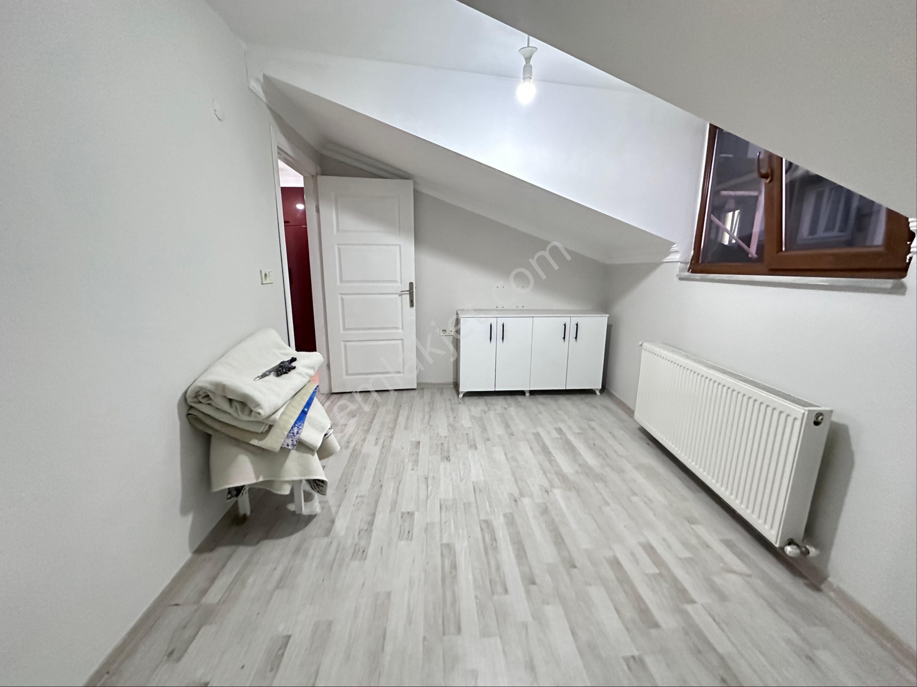 Kağırhane Metroya Yakın Kiralık 1+1 Teraslı Daire