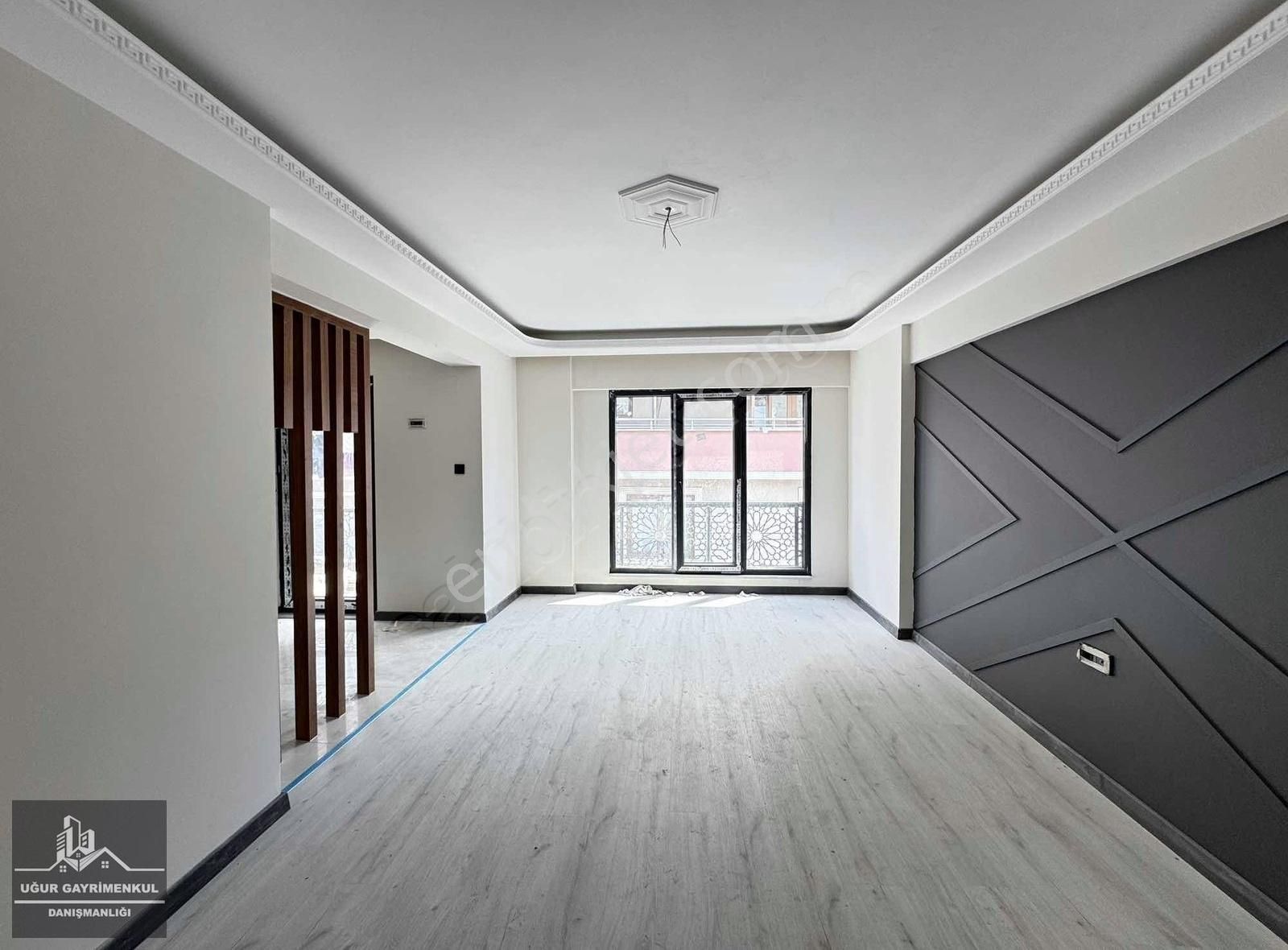 Uğur Gayrimenkul'den Modern Tasarımlı Dubleks Sıfır Daire