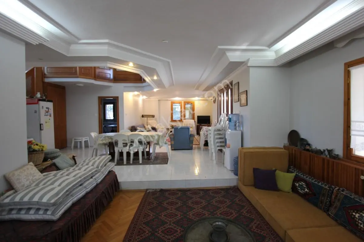 Çatalcada Müstakil Havuzlu Çift Katlı Havuzlu Villa - Görsel 4