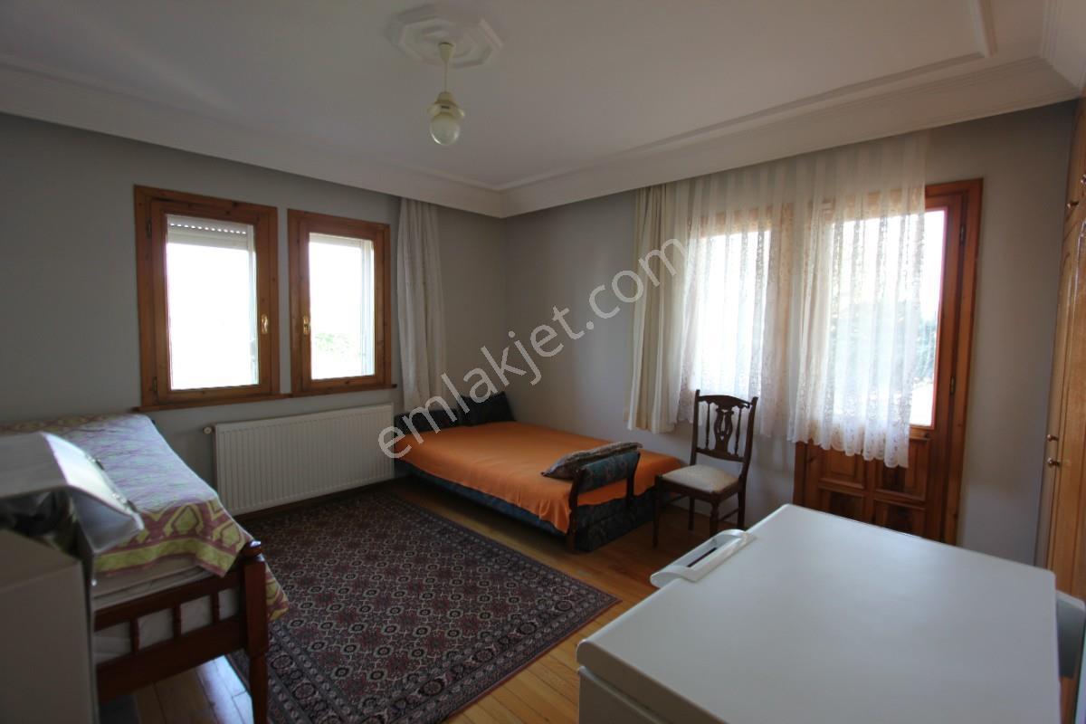 Çatalcada Müstakil Havuzlu Çift Katlı Havuzlu Villa - Görsel 17