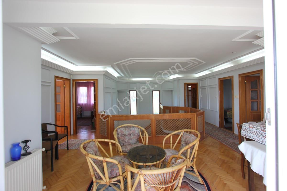 Çatalcada Müstakil Havuzlu Çift Katlı Havuzlu Villa - Görsel 21