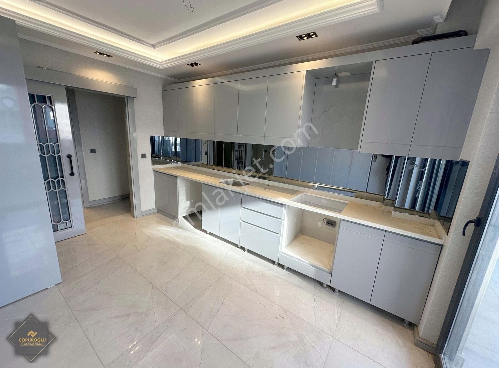 Alpet Karşısı S.içerisnde Park Manzaralı Hasarsız Lüks 3+1 Daire