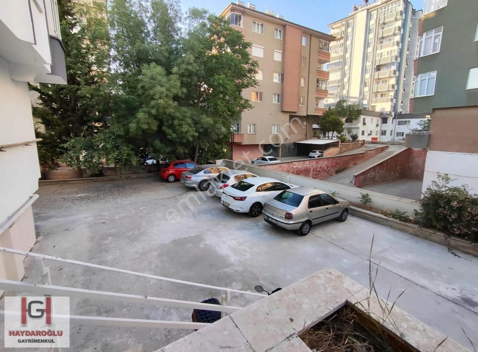 Değirmiçem Mah'de Ana Cadde Üzeri Bakımlı 4+1 Satılık Daire