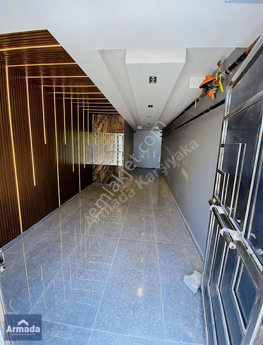 Bayraklı Mansuroğlunda Lüks Ve Modern Satılık 3+1 Daire