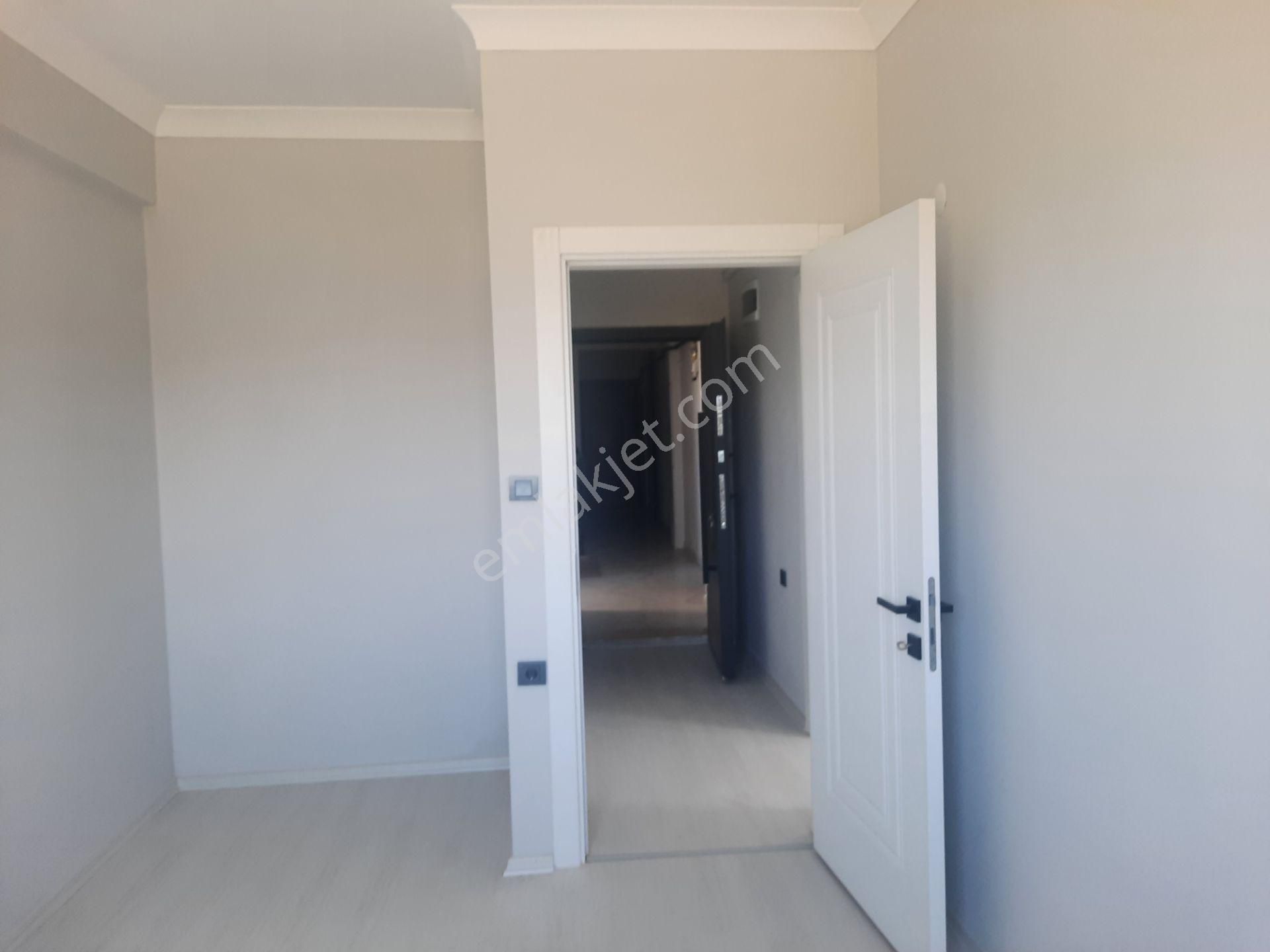 Ören Yoluna Sıfır Komumda Satılık 1+1 Daire