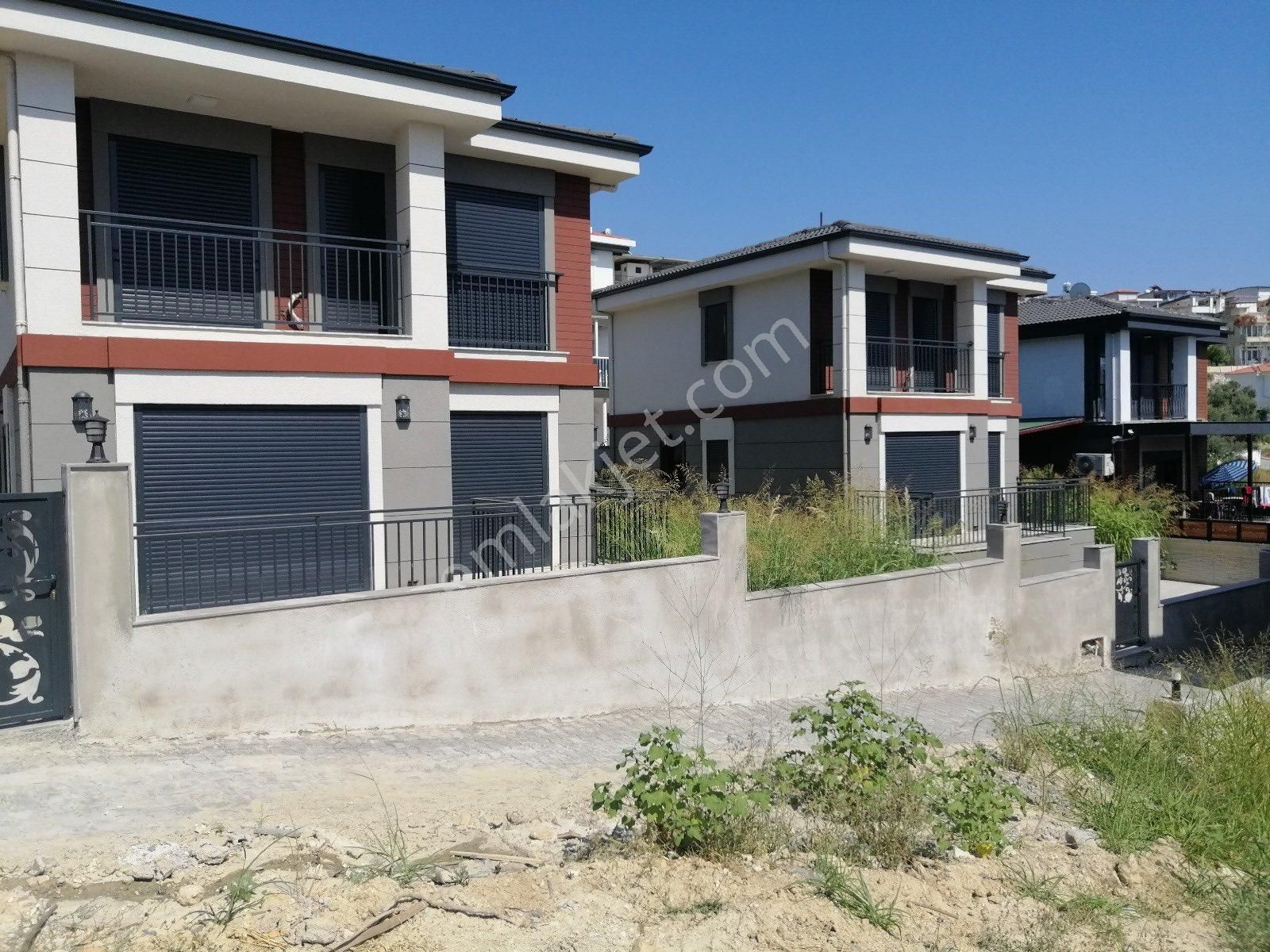 Kadınlar Denizi'nde Müstakil Denize 600 Metre Mesafe'de 3+1 Lüks Satılık Villa