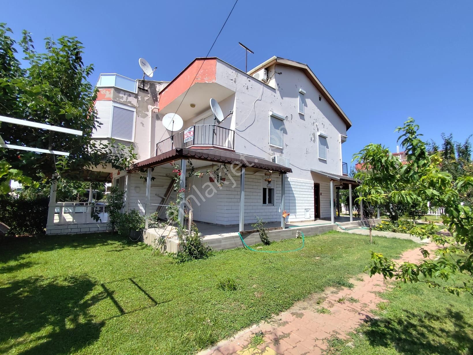 Ayvalık Altınova’da Müstakil Bahçeli 3+1 Tripleks Villa