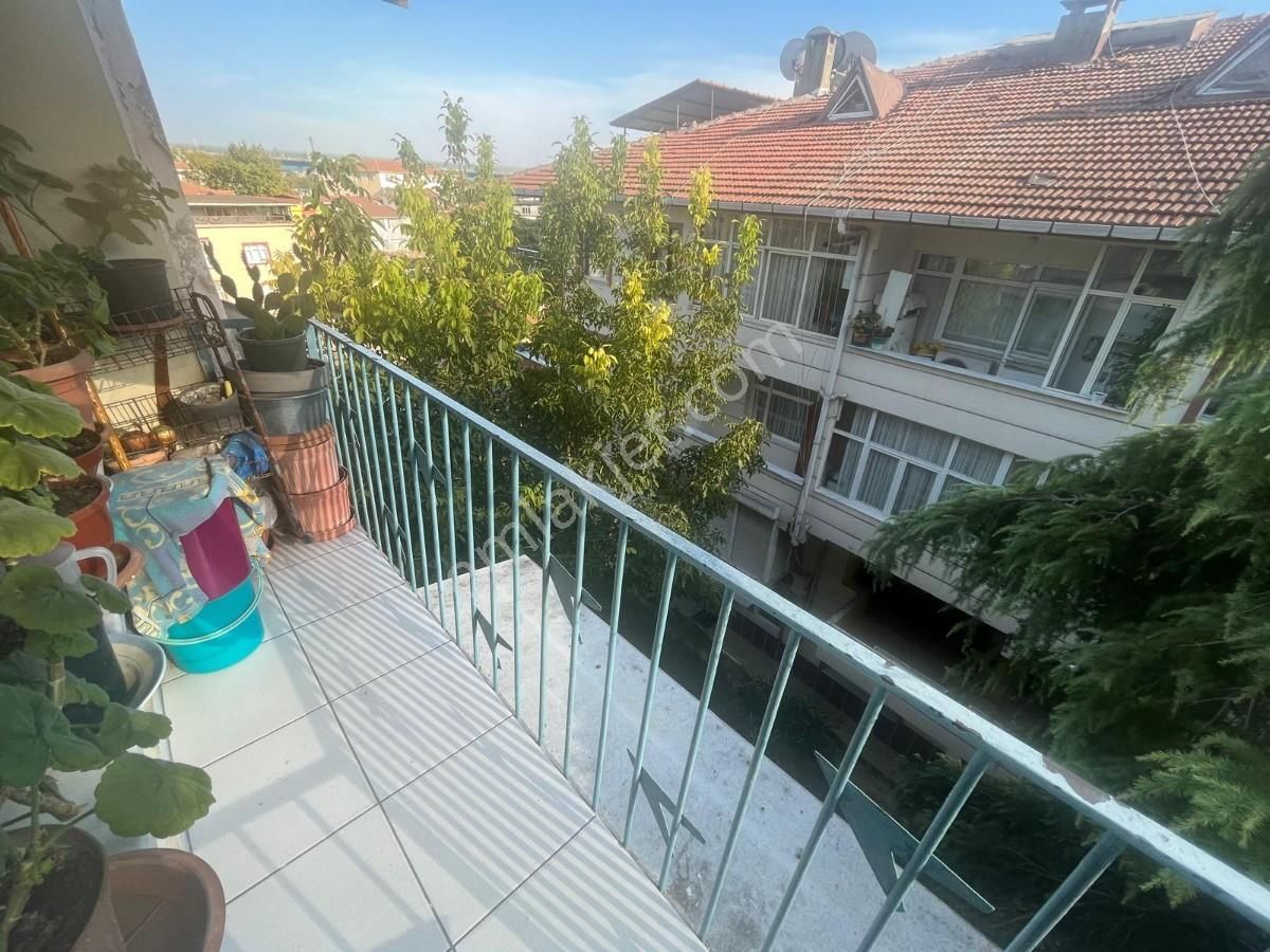 Eyüpsultanda 2+1 Caddeye Yürüme Mesafesinde Satılık Daire