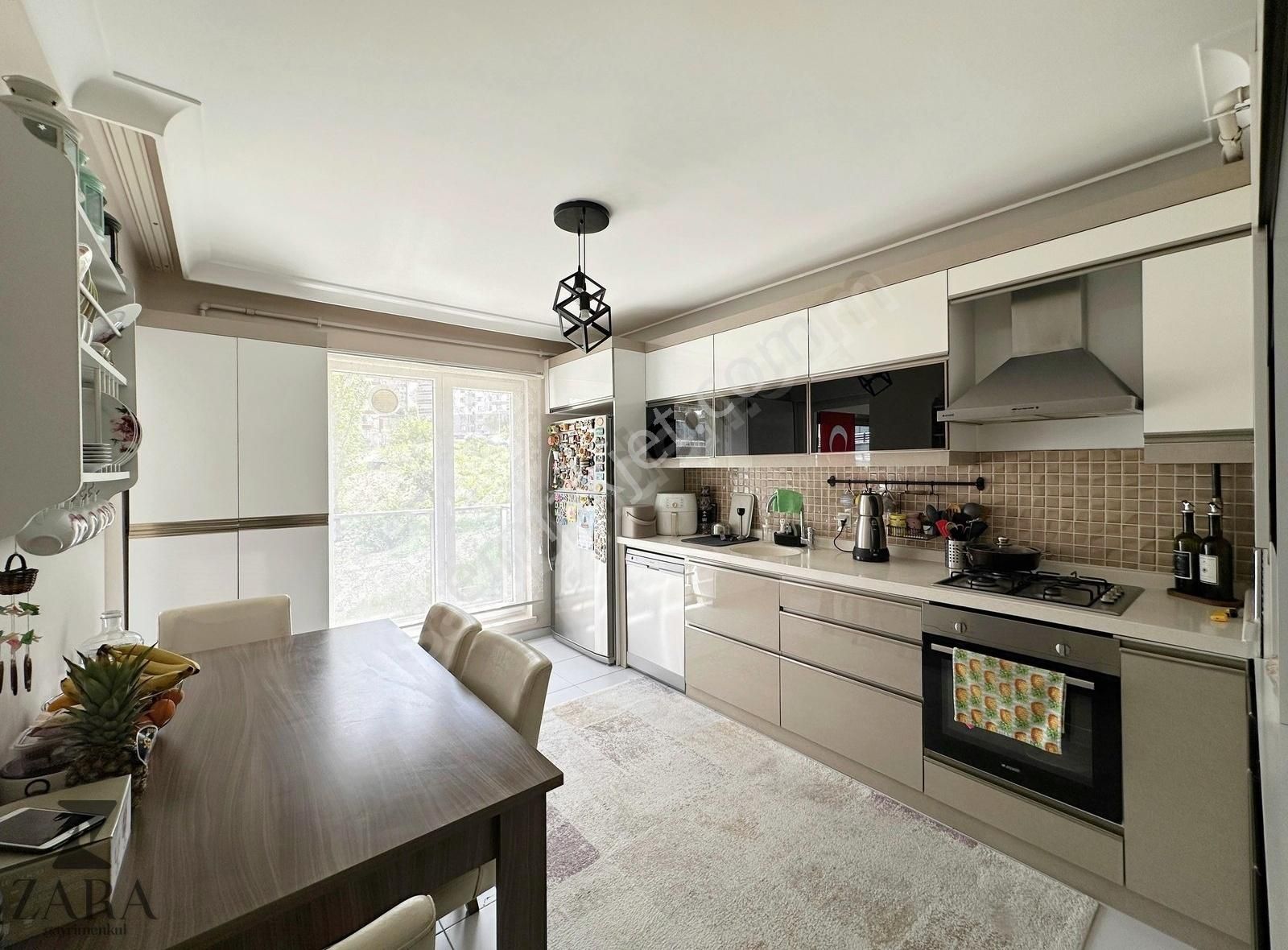 ▄zara▄en İyisini Arayanlara.! 3+1 135m² Ara Kat Site Dairesi
