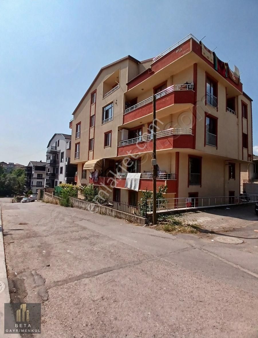 60 Evler Satılık D-100 Yakınında 4+1 Bahçe Katı