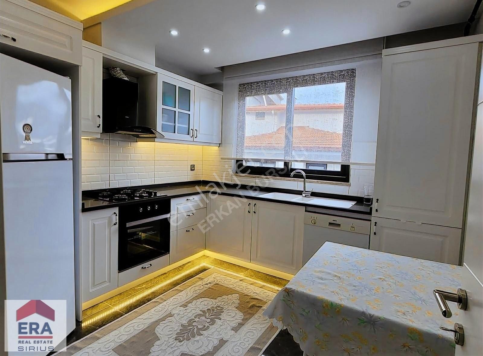 Gerzele' De Ayrı Mutfaklı Balkonlu Teraslı 2+1 Eşyalı Daire