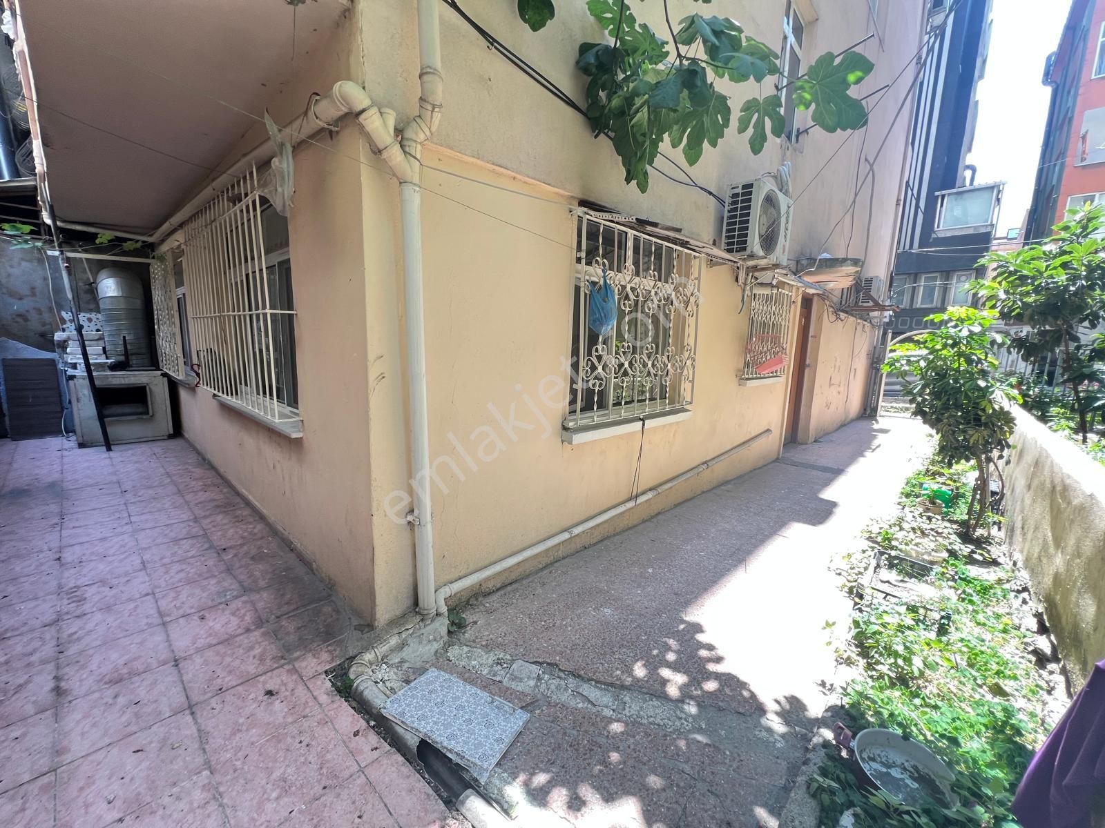 Yenibosna Fevzi Çakmak Mahallesinde Satılık 1+1 Daire İskanlı