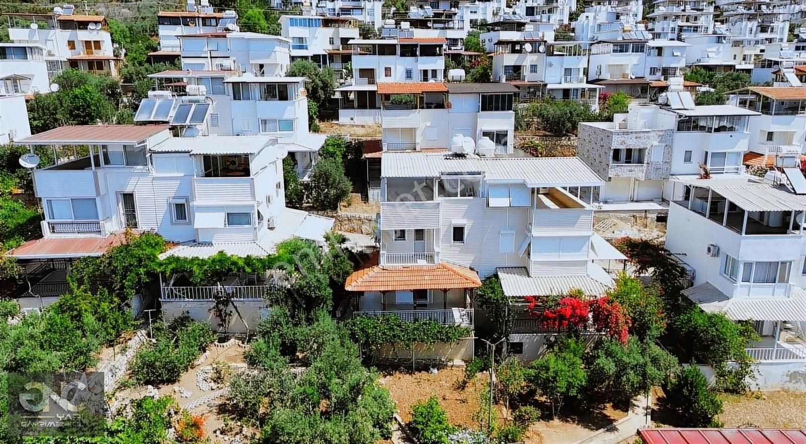 Didim Akbükte Denize 400 Metre Mesafede Geniş Bahçeli 3+1 Yazlık - Görsel 11
