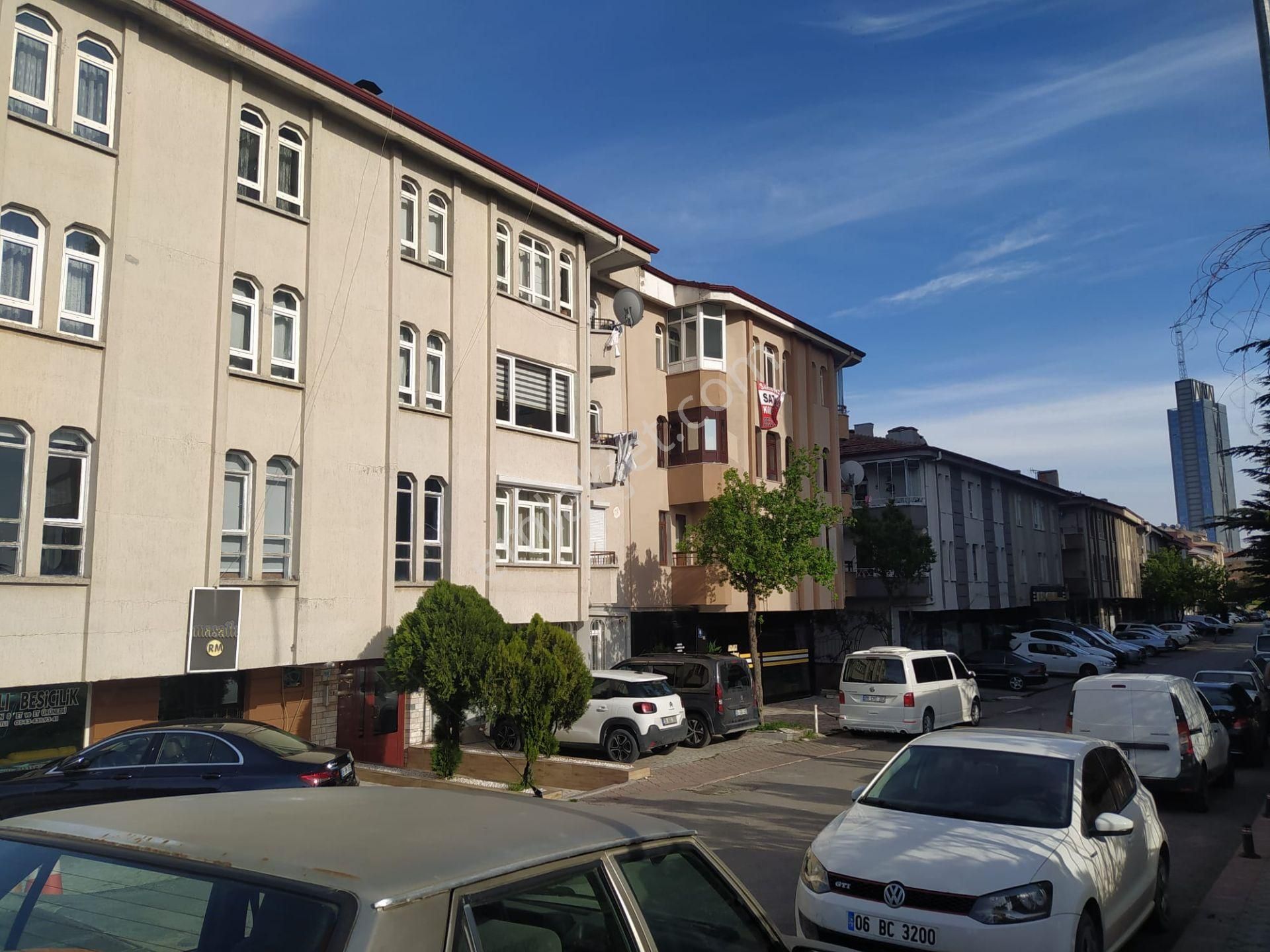Subayevleri Fahrettin Altay Caddesinde 4+1 Satılık Daire
