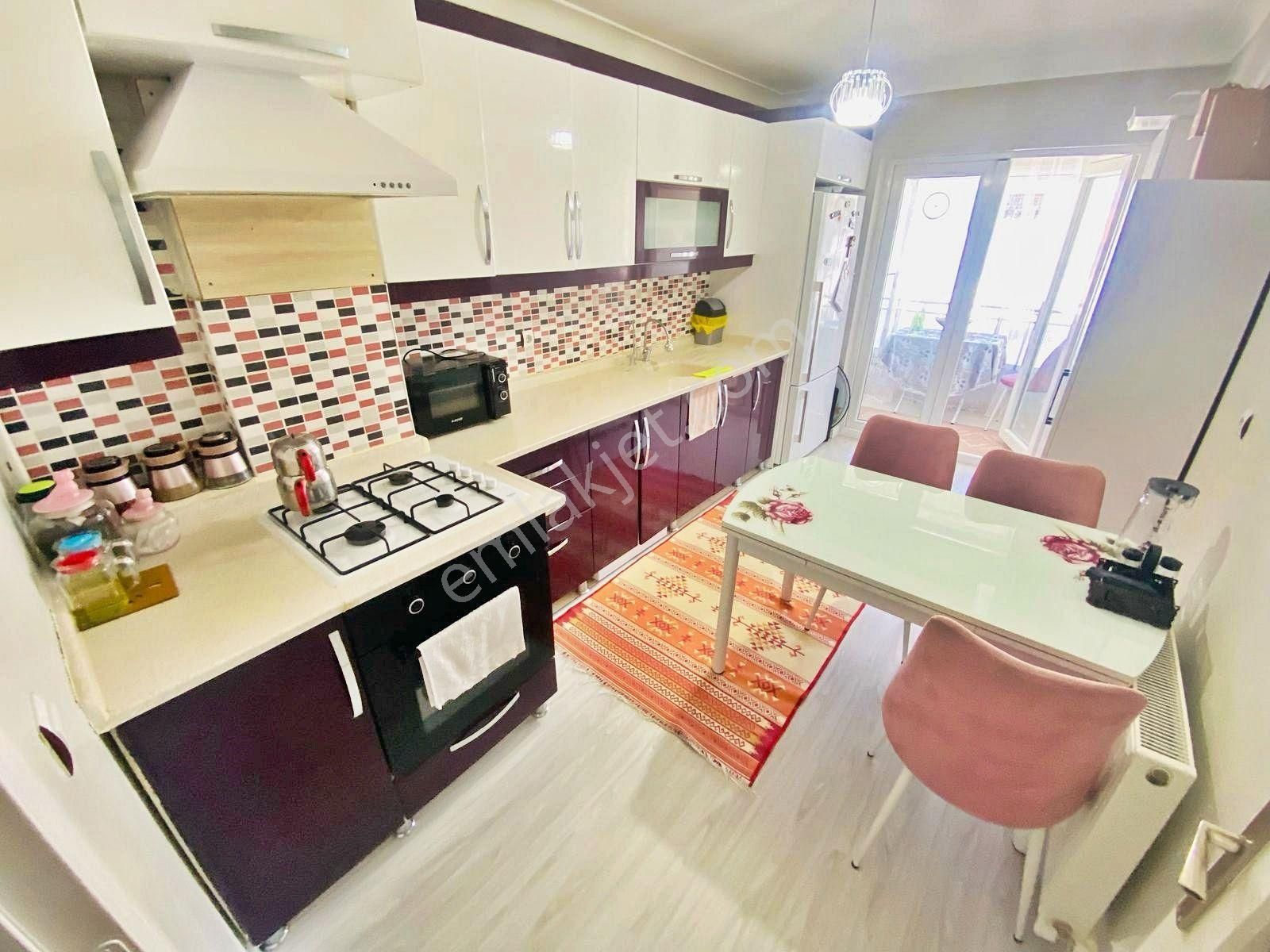 Denizden Bulvar Yakını Okul Yakını Güney Cephe Ful Yapılı 3+1