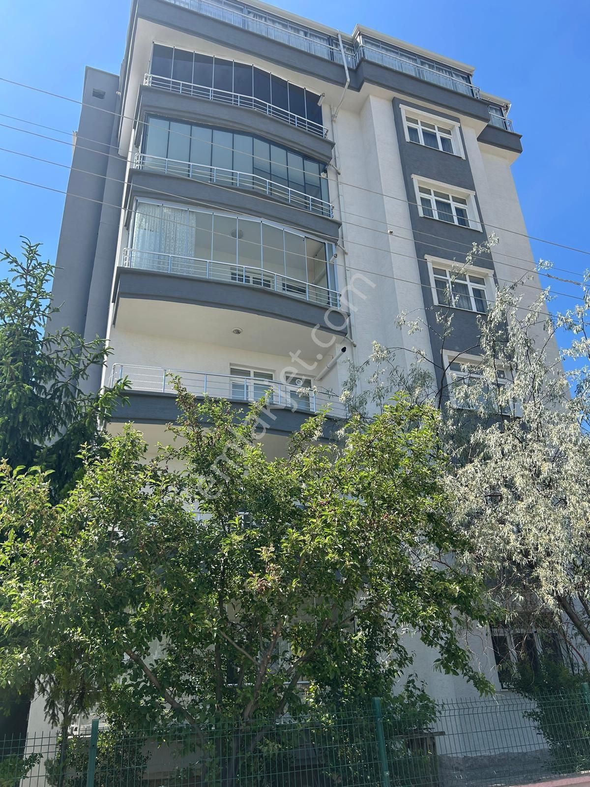 Şentepe Sol Tarafta Kiralık 3 + 1 Daire
