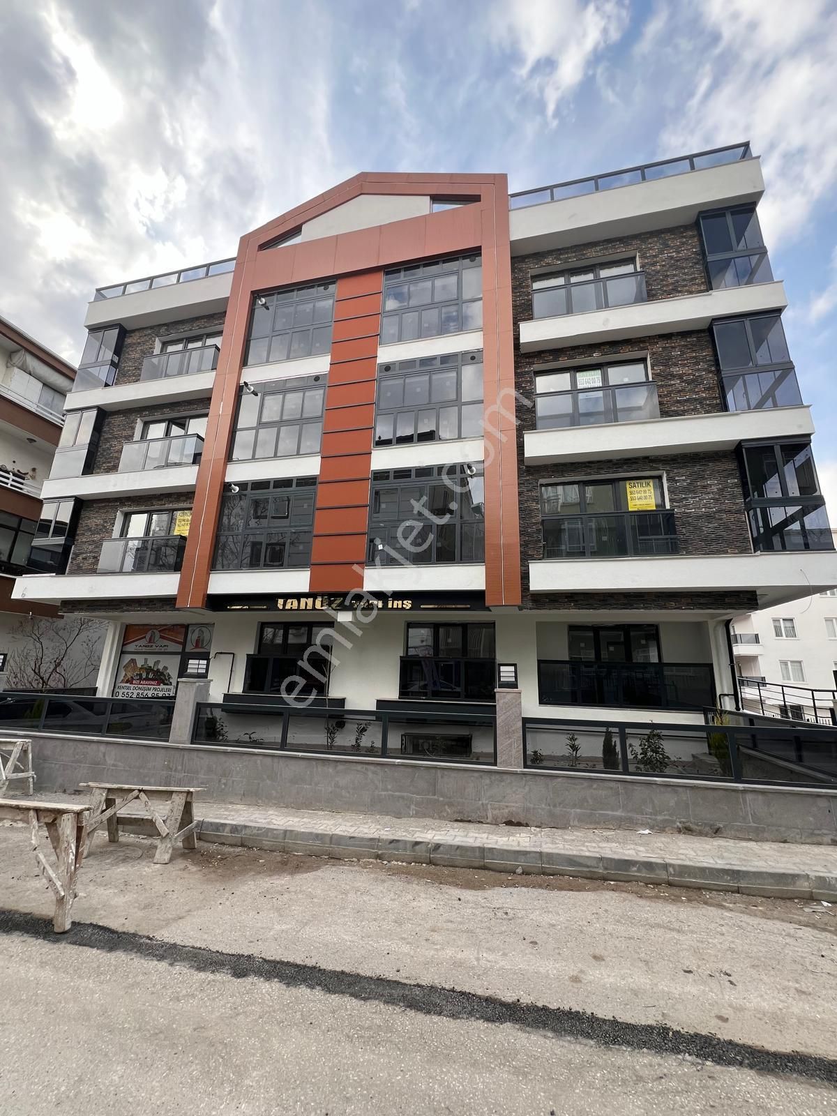 Aydınlıkevler De Y.giriş 3+1 Satılık Sıfır Daire-taner Emlak İnşaat