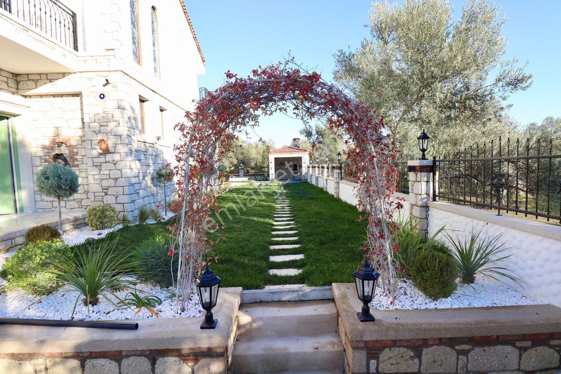 Altınoluk'ta Satılık Özel Havuzlu Villa 650 M2 Arsalı Alaçatı Villa - Görsel 35