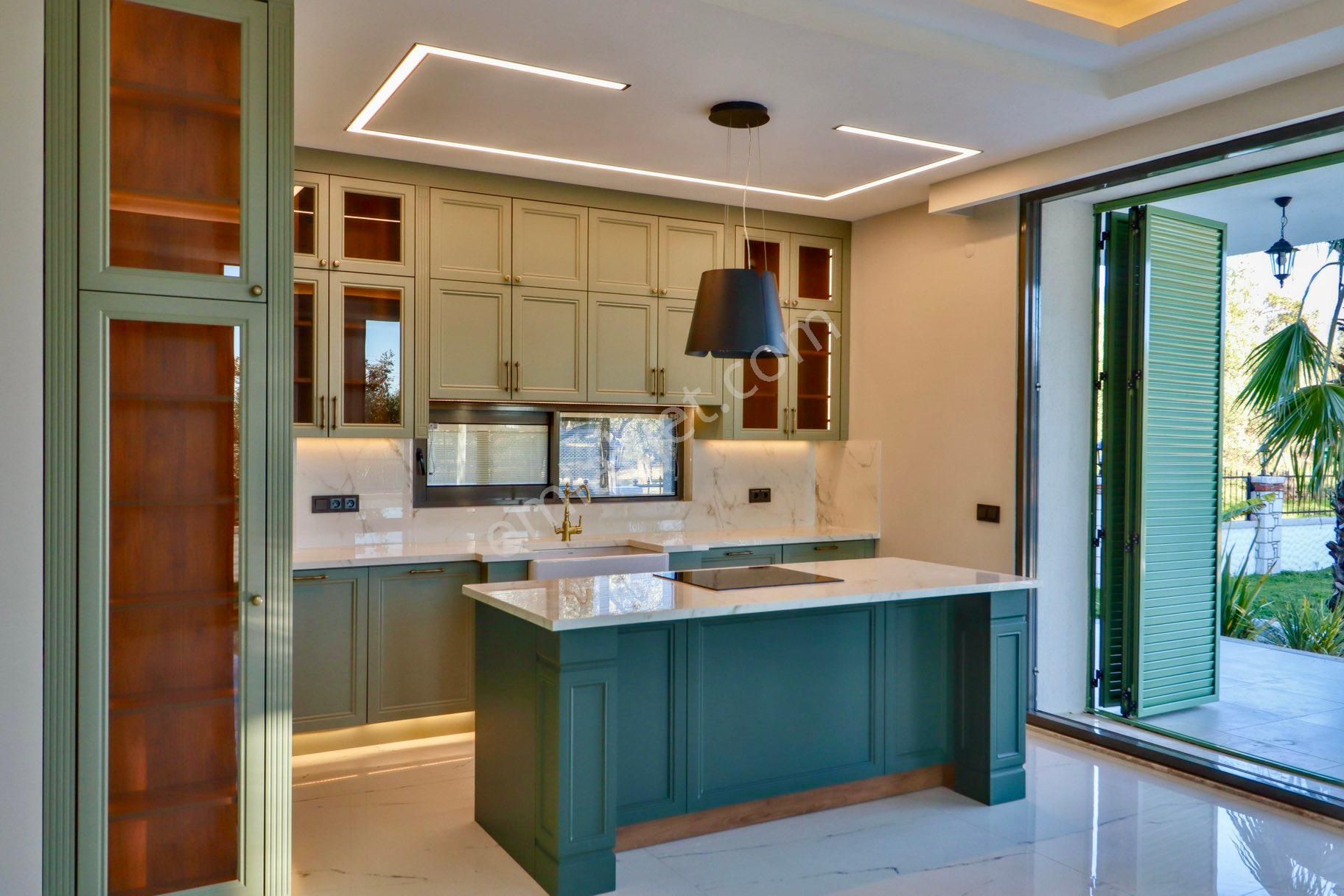 Altınoluk'ta Satılık Özel Havuzlu Villa 650 M2 Arsalı Alaçatı Villa - Görsel 23