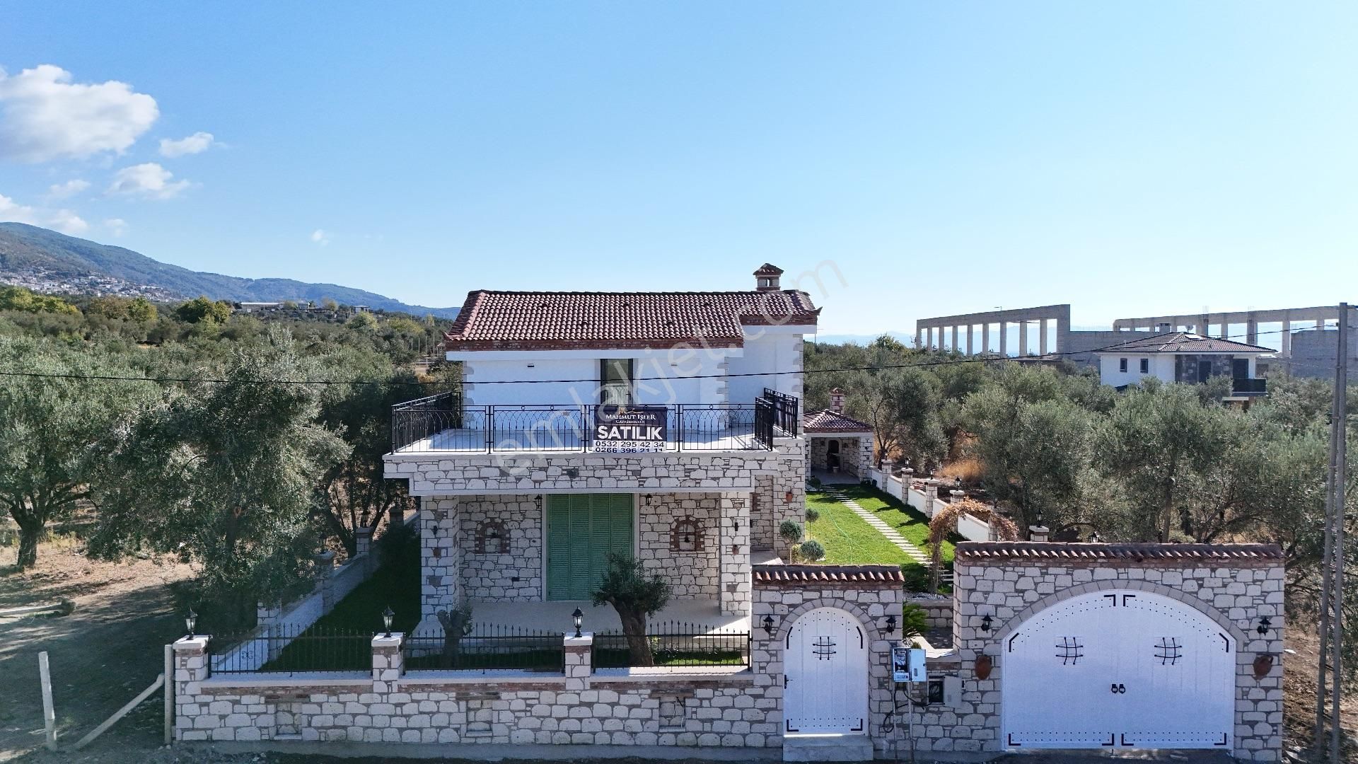 Altınoluk'ta Satılık Özel Havuzlu Villa 650 M2 Arsalı Alaçatı Villa - Görsel 9