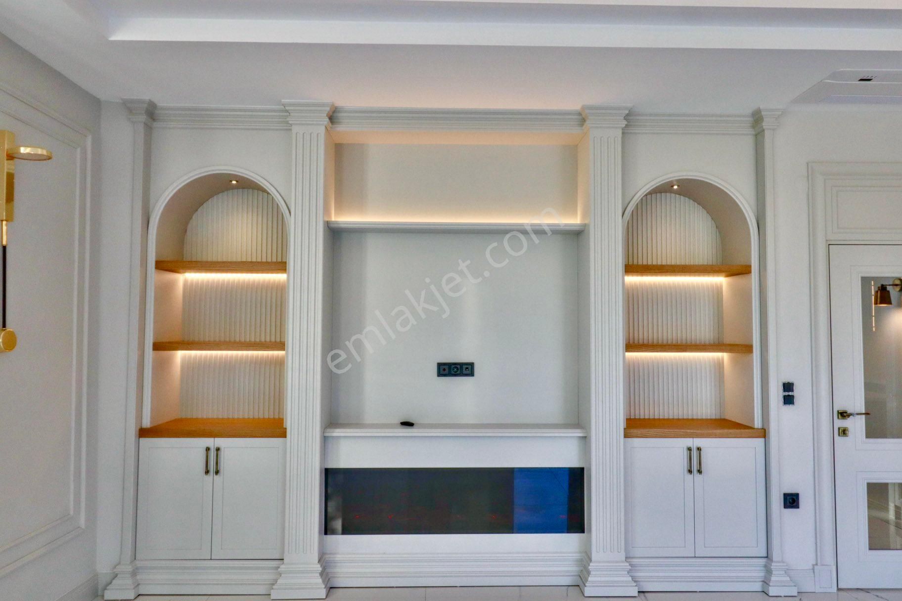 Altınoluk'ta Satılık Özel Havuzlu Villa 650 M2 Arsalı Alaçatı Villa - Görsel 24