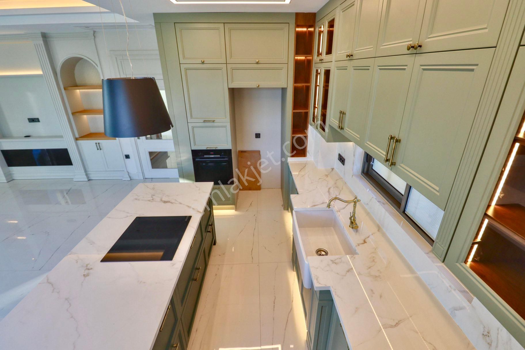 Altınoluk'ta Satılık Özel Havuzlu Villa 650 M2 Arsalı Alaçatı Villa - Görsel 22