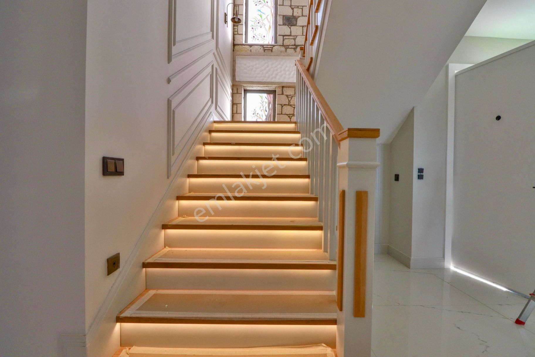 Altınoluk'ta Satılık Özel Havuzlu Villa 650 M2 Arsalı Alaçatı Villa - Görsel 32