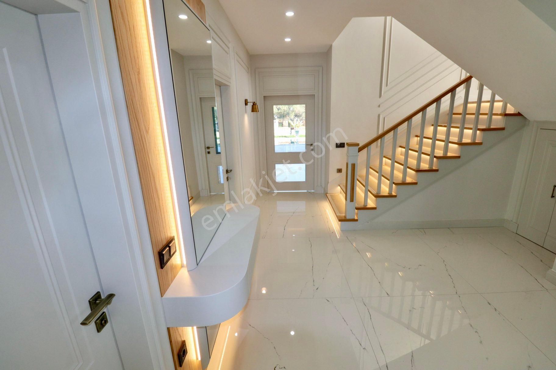 Altınoluk'ta Satılık Özel Havuzlu Villa 650 M2 Arsalı Alaçatı Villa - Görsel 28