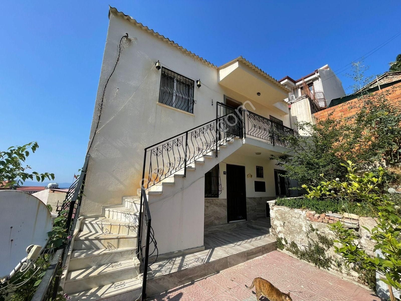 Kuşadası Tam Merkezde 2+1 Deniz Manzaralı Daire