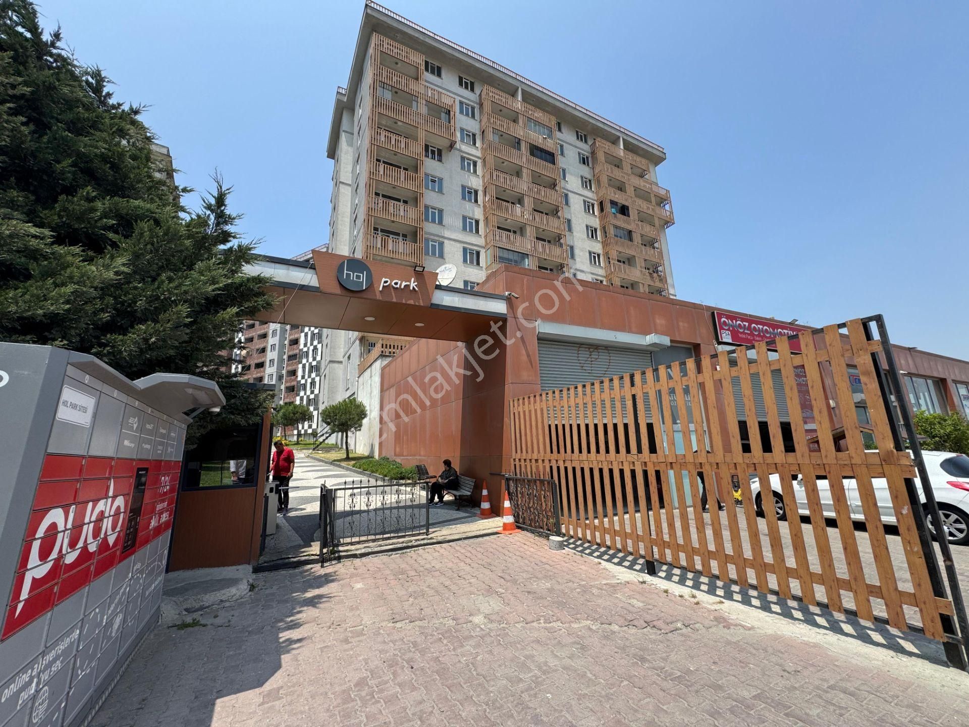 Holpark Sitesi 1+1 Eşyalı Kiralık Daire Metrobüs Dibi Balkonlu !
