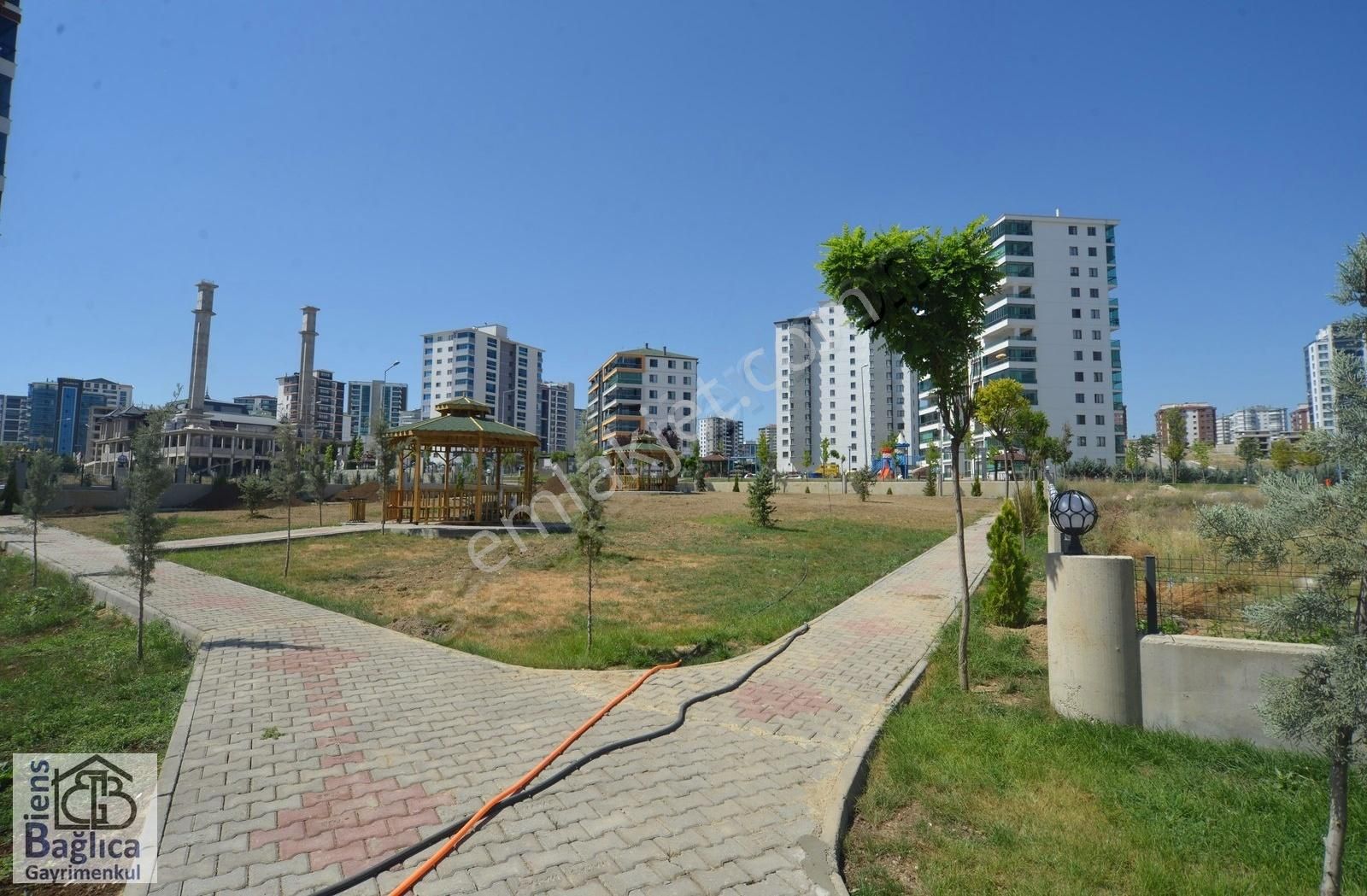 Bağlıca'da Site İçerisinde Yüksek Katta Satılık 4+1 Daire