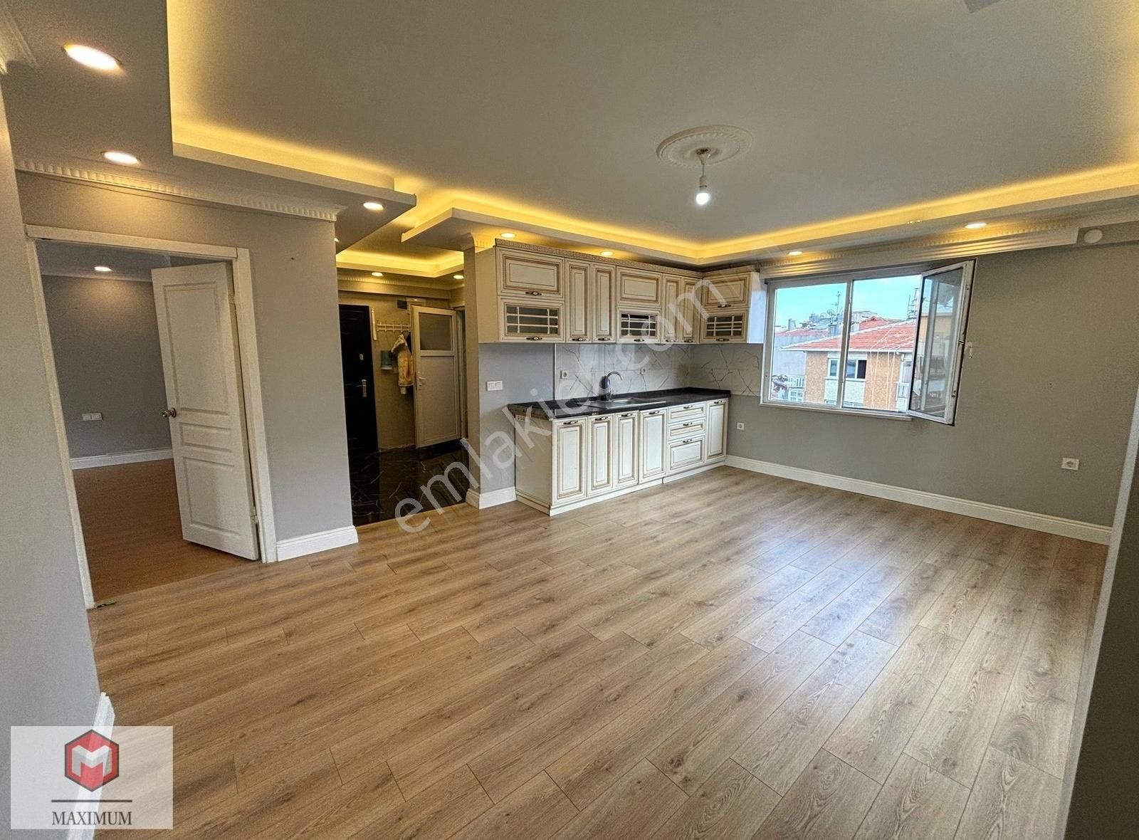 Şirinevler Fetih Caddesi Üzeri 2+1 90 M2 Full Tadilatlı İş Yeri