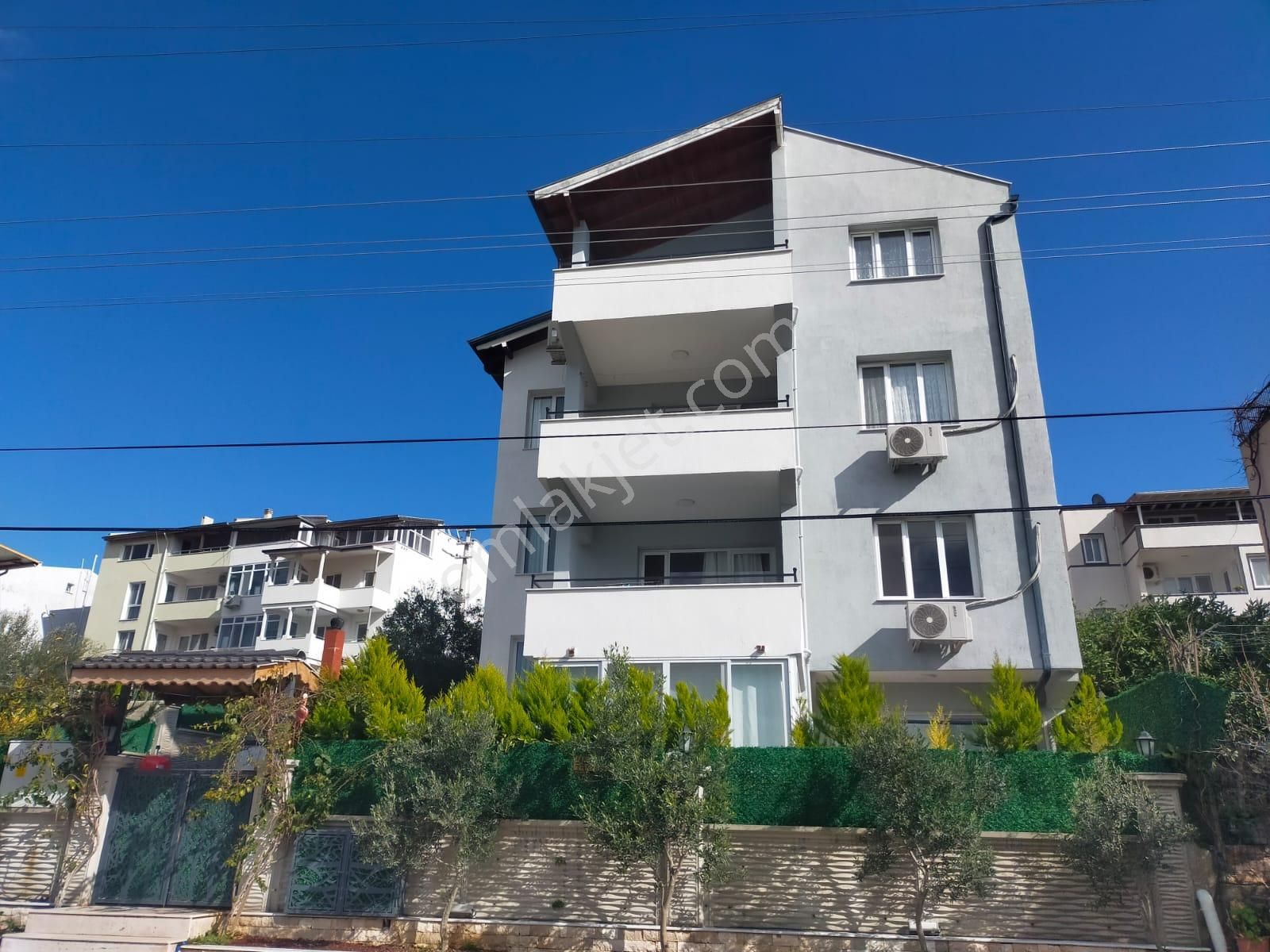 Yaz Dönemi İçin Kiralık , Bahçeli , Deniz Manzaralı , Denize Yakın , 2+1 Daire