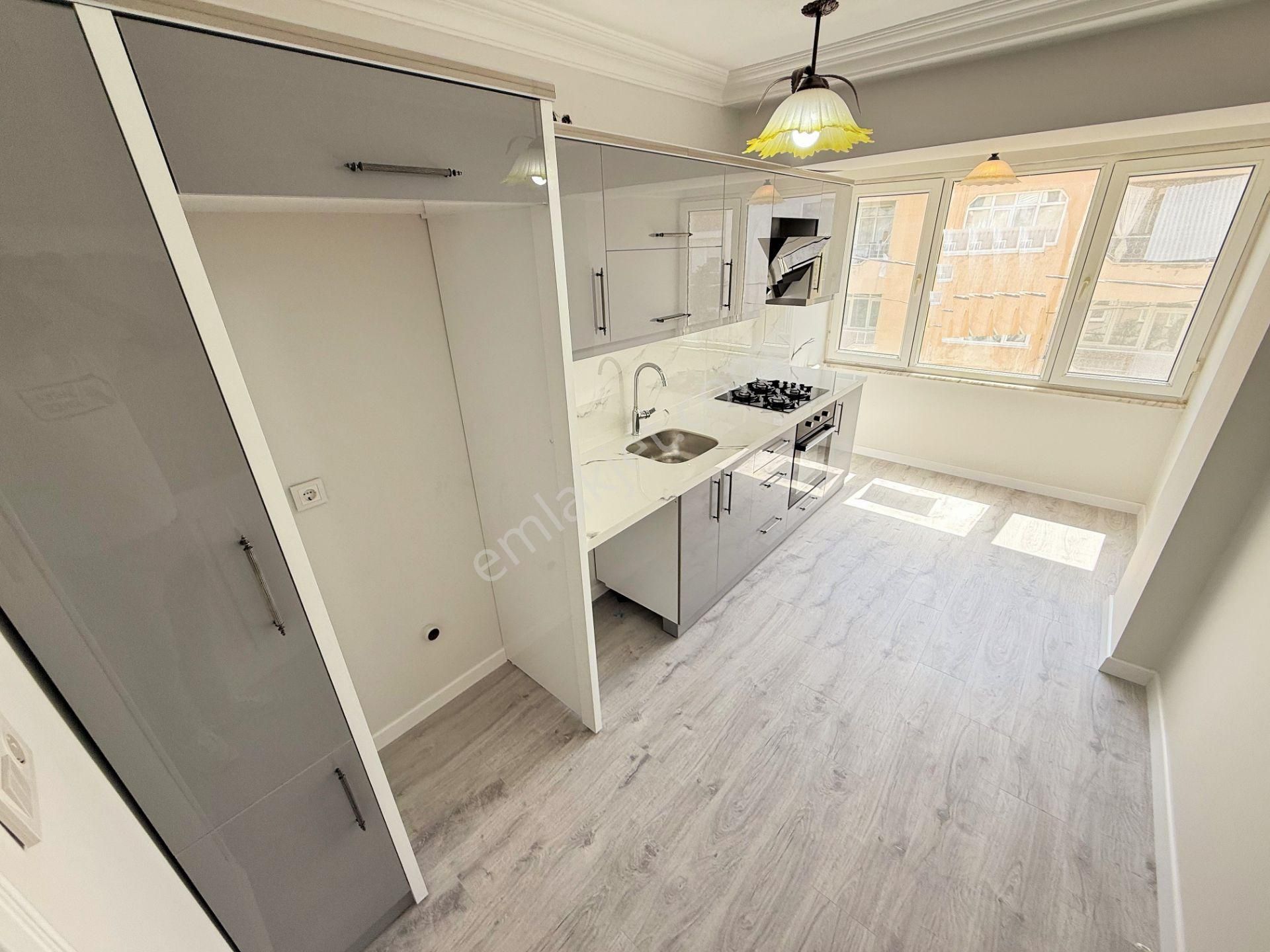 Utku Emlak'tan İkizçay'da Ön Cephe 3+1 Full Yapılı Satılık Daire
