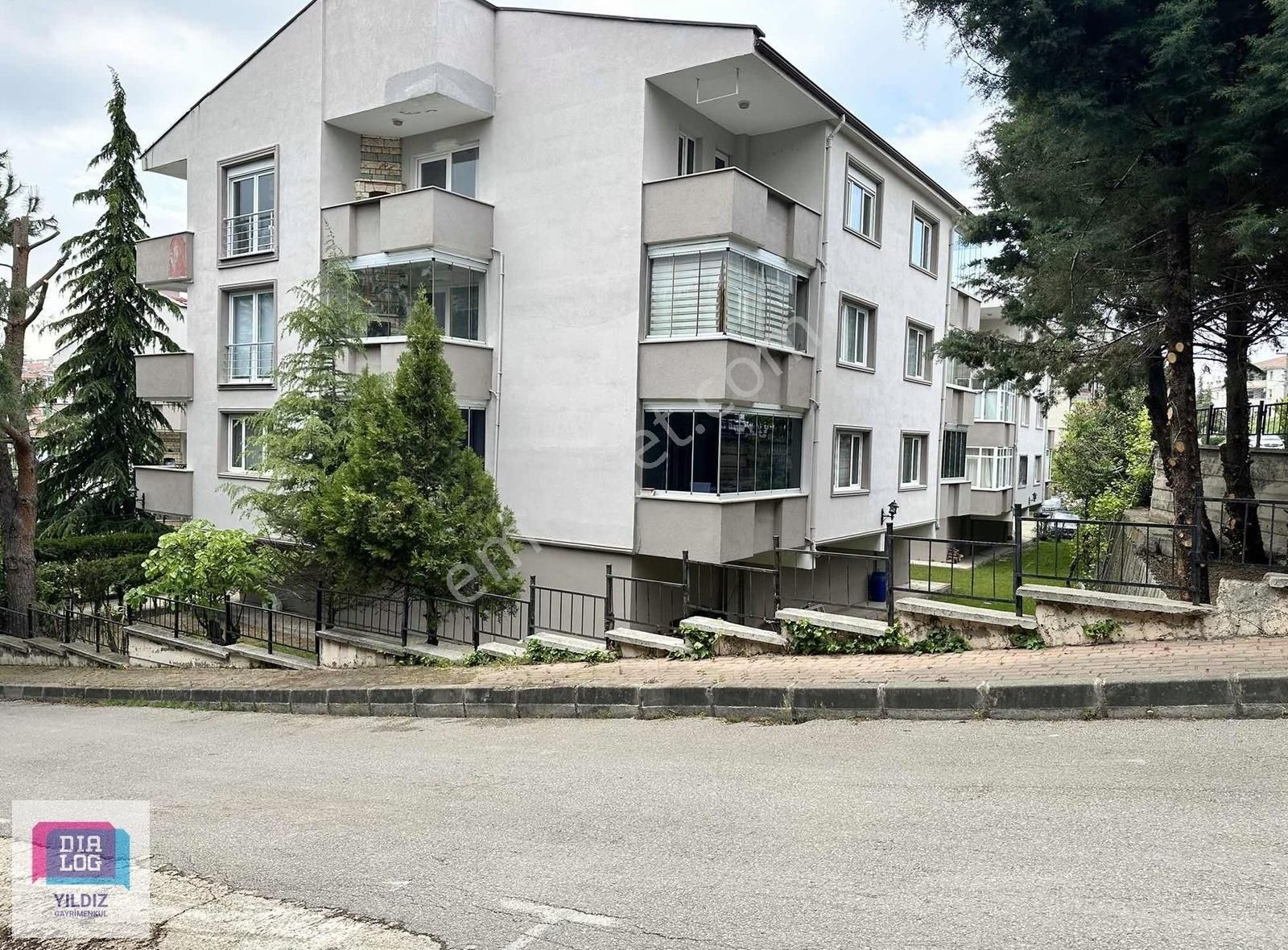 Dialog Yıldız / Çamlıca Mh. Platin Sitesi Satılık 3+1 Daire