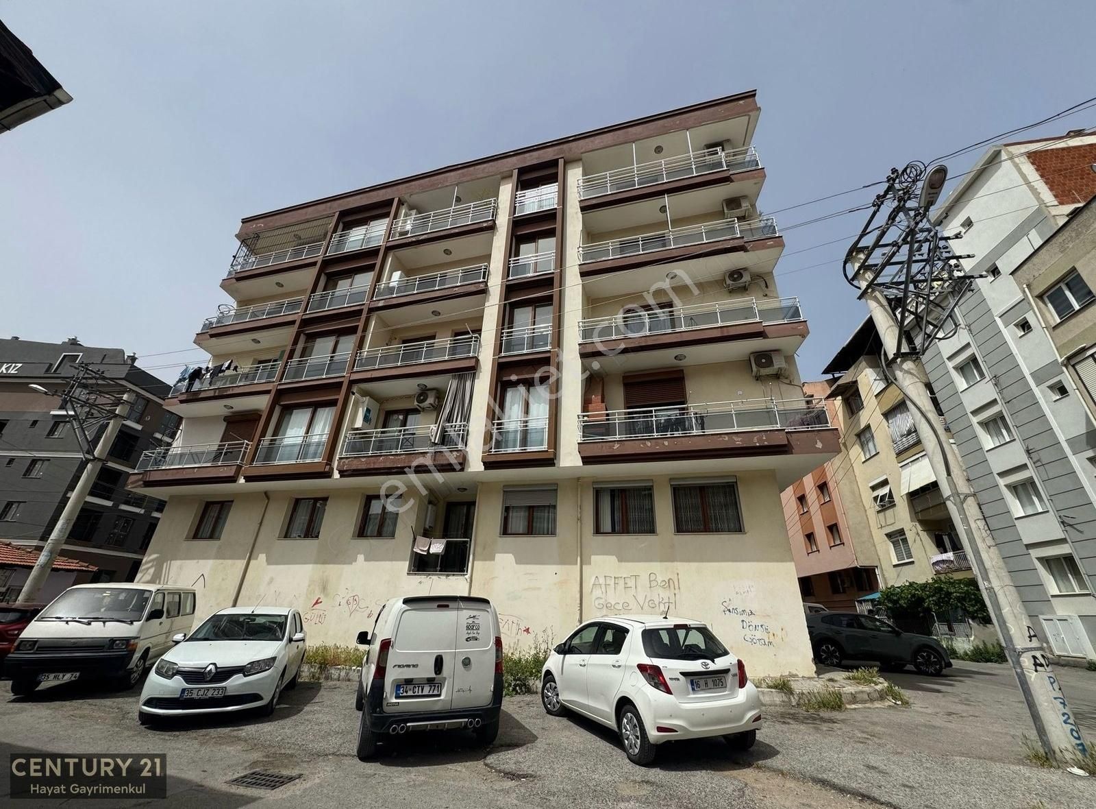 Karşıyaka İmbatlı'da Kiralık 2+1 Daire