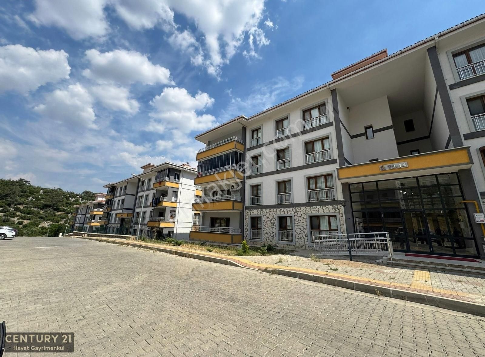 Kemalpaşa Çambel Toki Evleri'nde 3+1 Satılık Daire