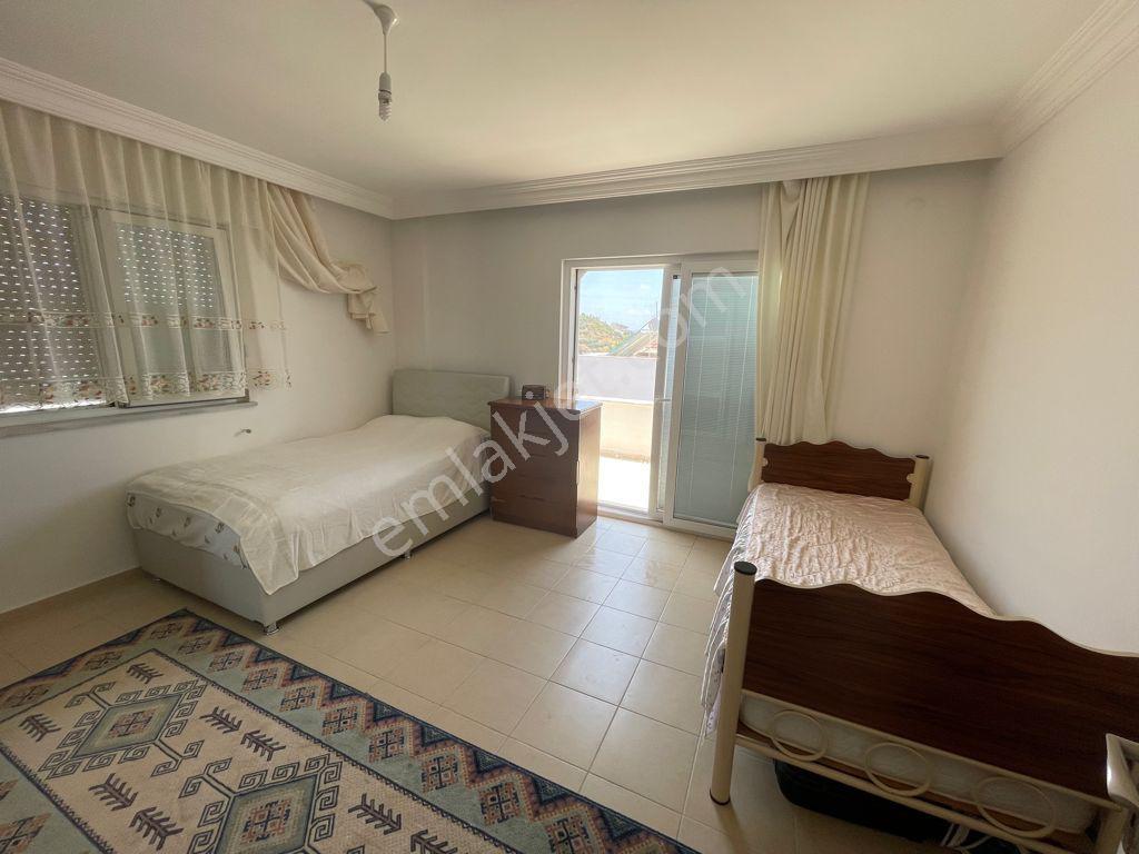 Alanya Türklar Mah. Denize Yakin Satılık Havuzlu 3+1 Villa - Görsel 13