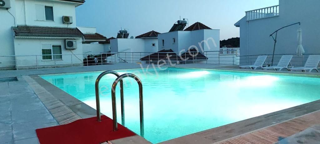Alanya Türklar Mah. Denize Yakin Satılık Havuzlu 3+1 Villa