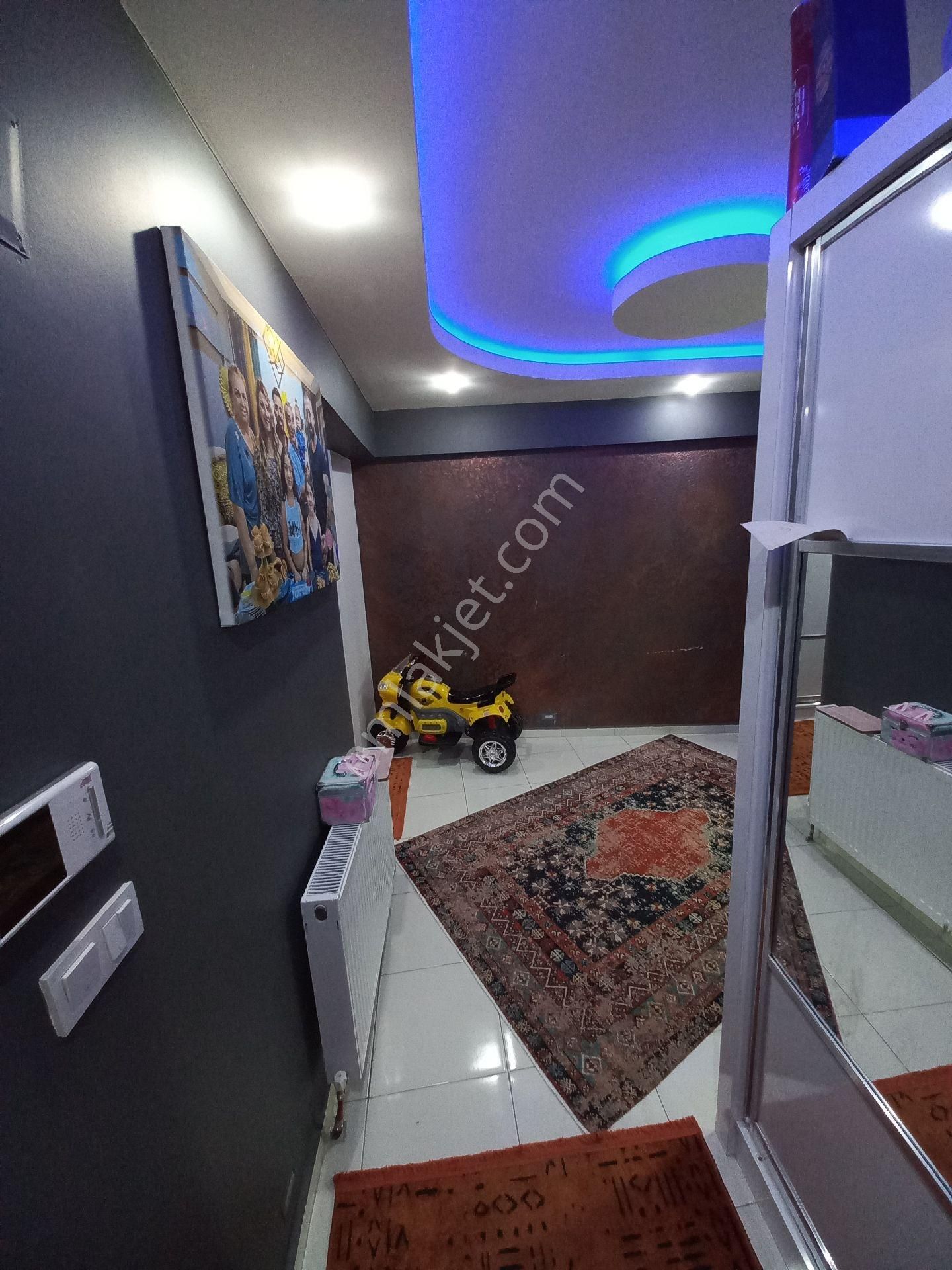Yıldıztepe Mahallesi'nde 3+1 Doğalgazlı Balkonlu Özel İşçilikli Satılık Fırsat Daire