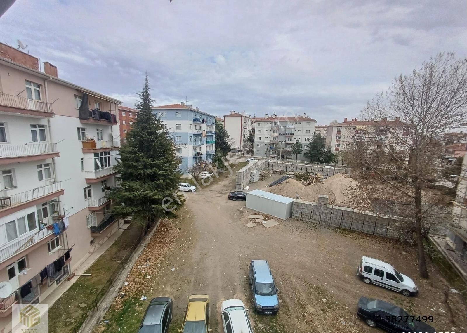 Mmg'den Ulubatlı Hasan Mah.'de Cadde Üzerinde Geniş Ferah Önü Açık Daire