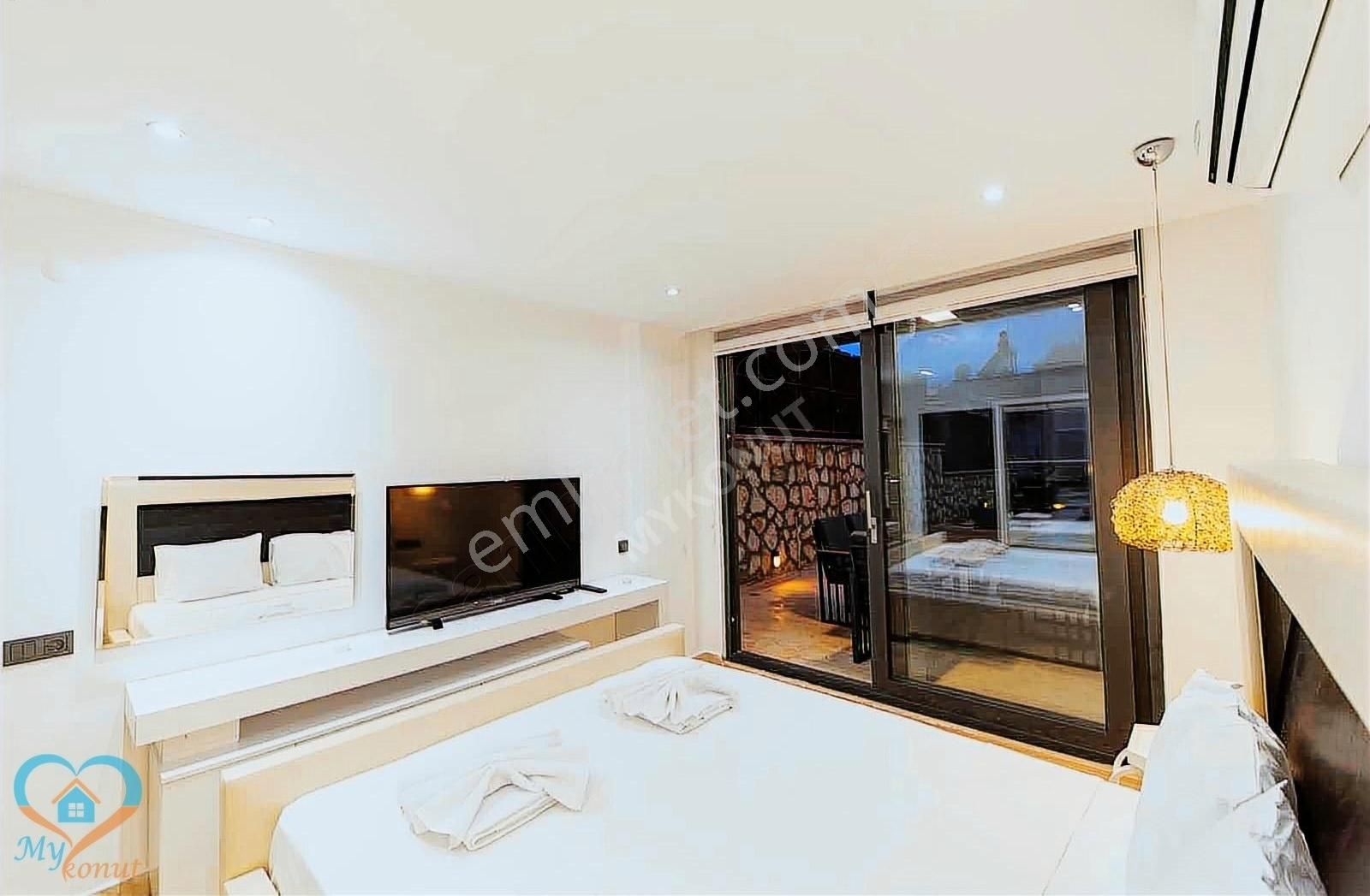 Mykonut'tan Kaş Kalkan'da Full Deniz Manzaralı Satılık Villa