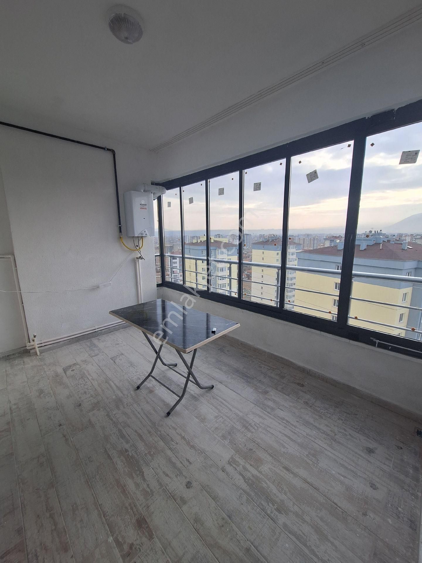Zümrütte Havaalanına Yakın 180 M2 3+1daire - Görsel 11