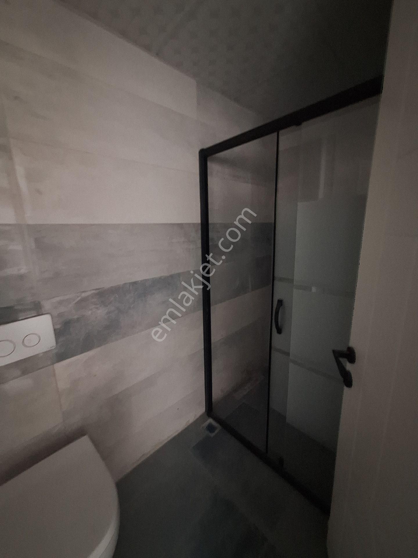 Zümrütte Havaalanına Yakın 180 M2 3+1daire - Görsel 17