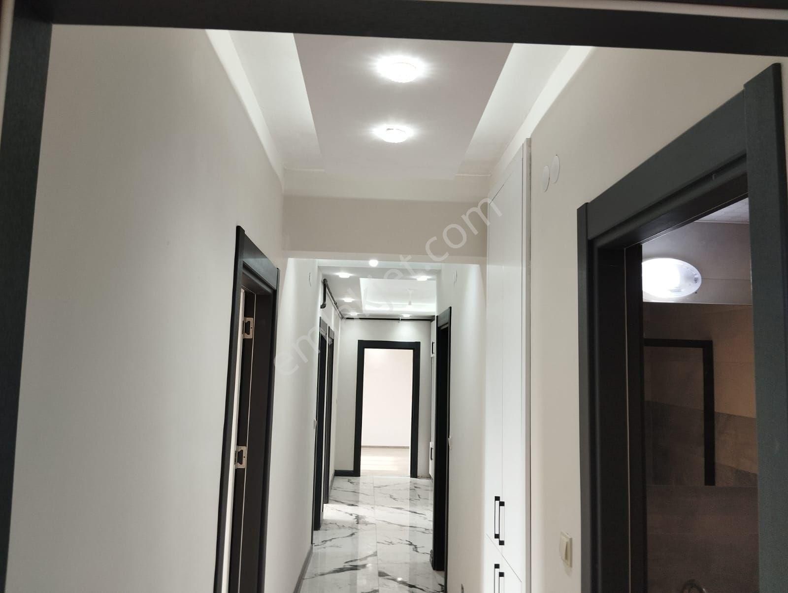 Zümrütte Havaalanına Yakın 180 M2 3+1daire - Görsel 24